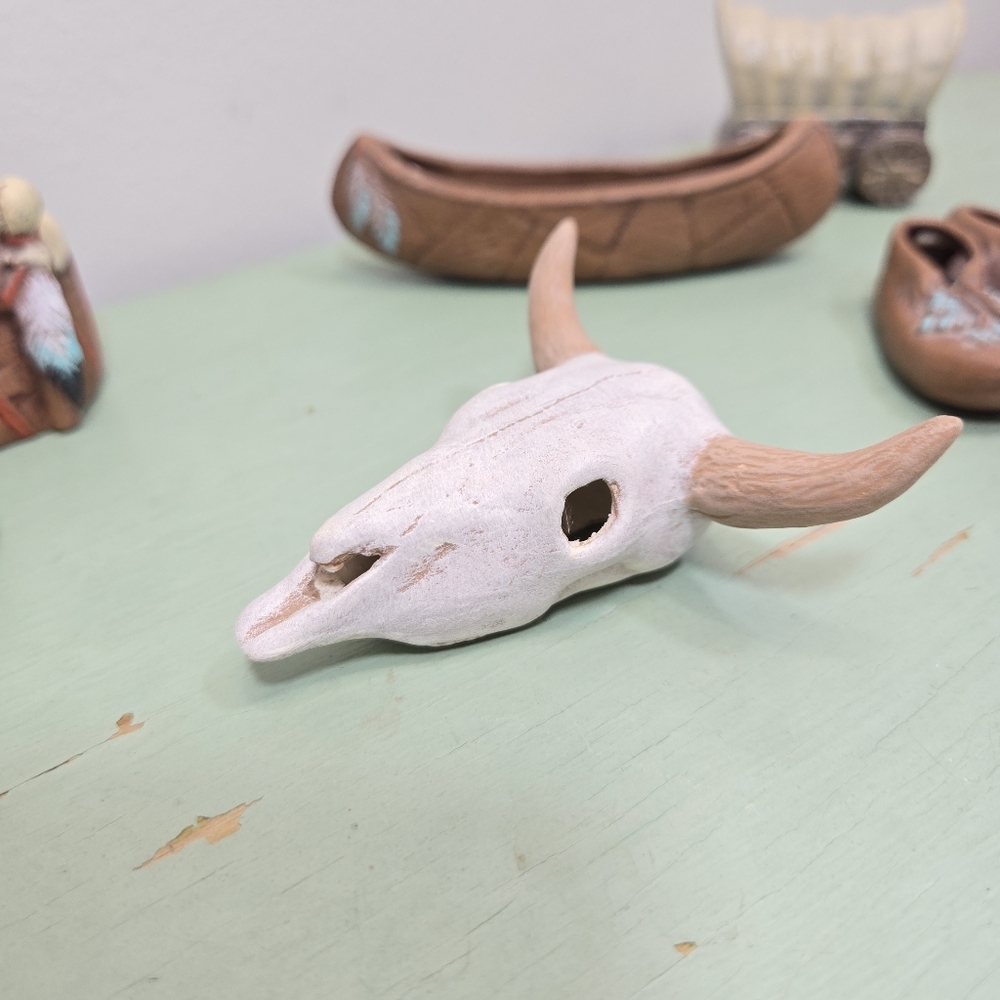 Ceramic Southwestern Miniatures DecorHat, Moccasins, Canoe, Drum, Wagon, Skull - Picture 4 of 7